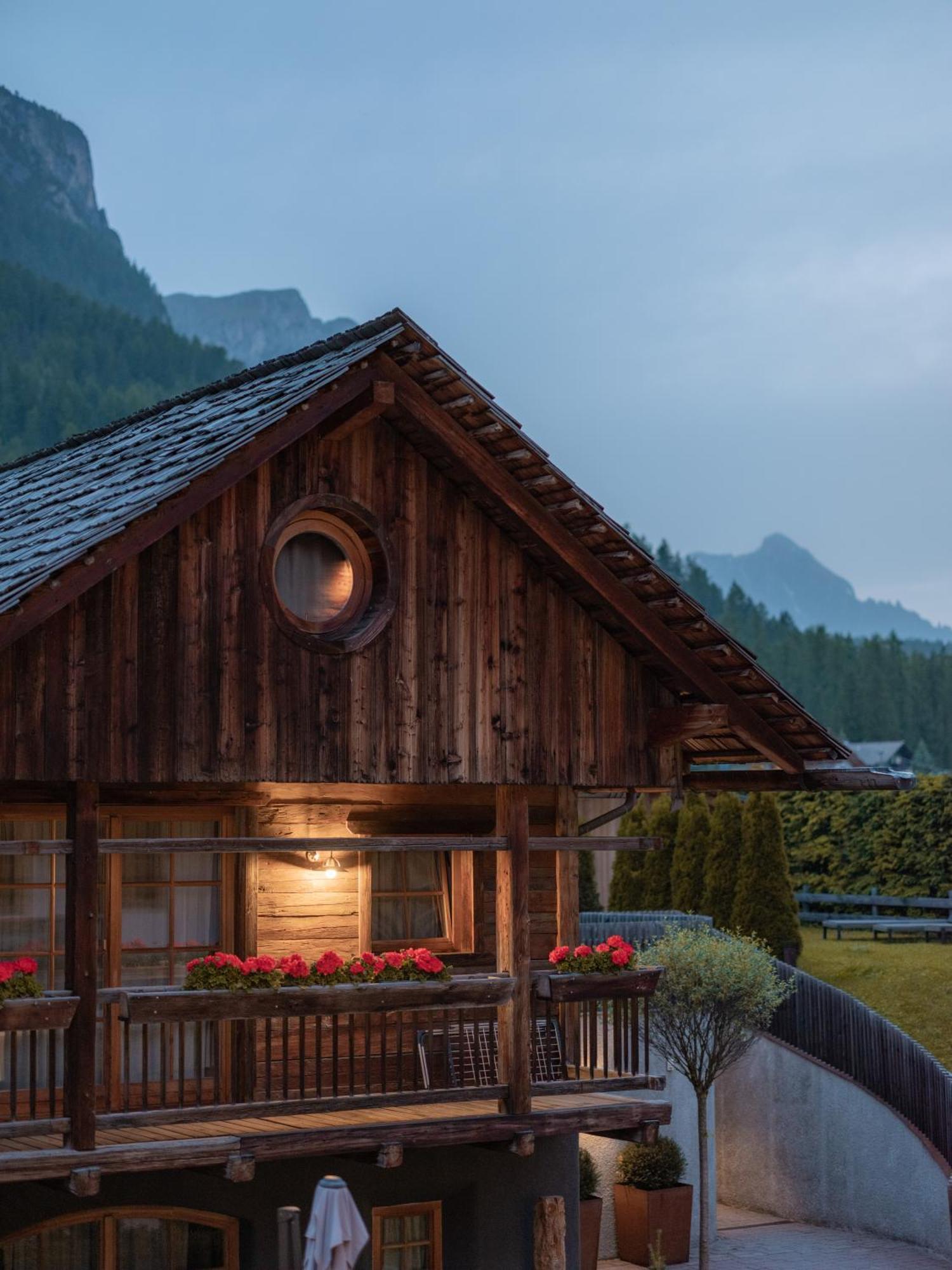 Sportony Mountain Lodges La Villa  Ngoại thất bức ảnh
